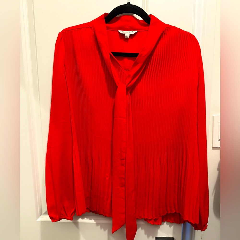 Size M red blouse